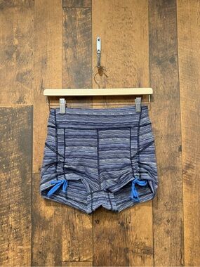 Lululemon liberty shorts blue size 6 EUC